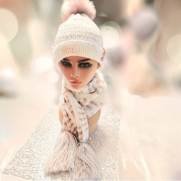Peaches & Cream Hat and Scarf Winter Set in Cream and Tan Tones, Women's/Teens - Picture 10 of 16